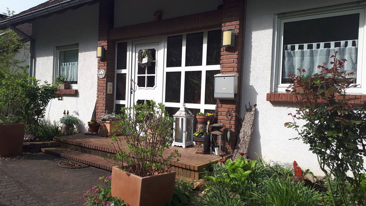 Momlingen Apartment | Apartment 'Haus Königswald' with Private Terrace and Wi-Fi