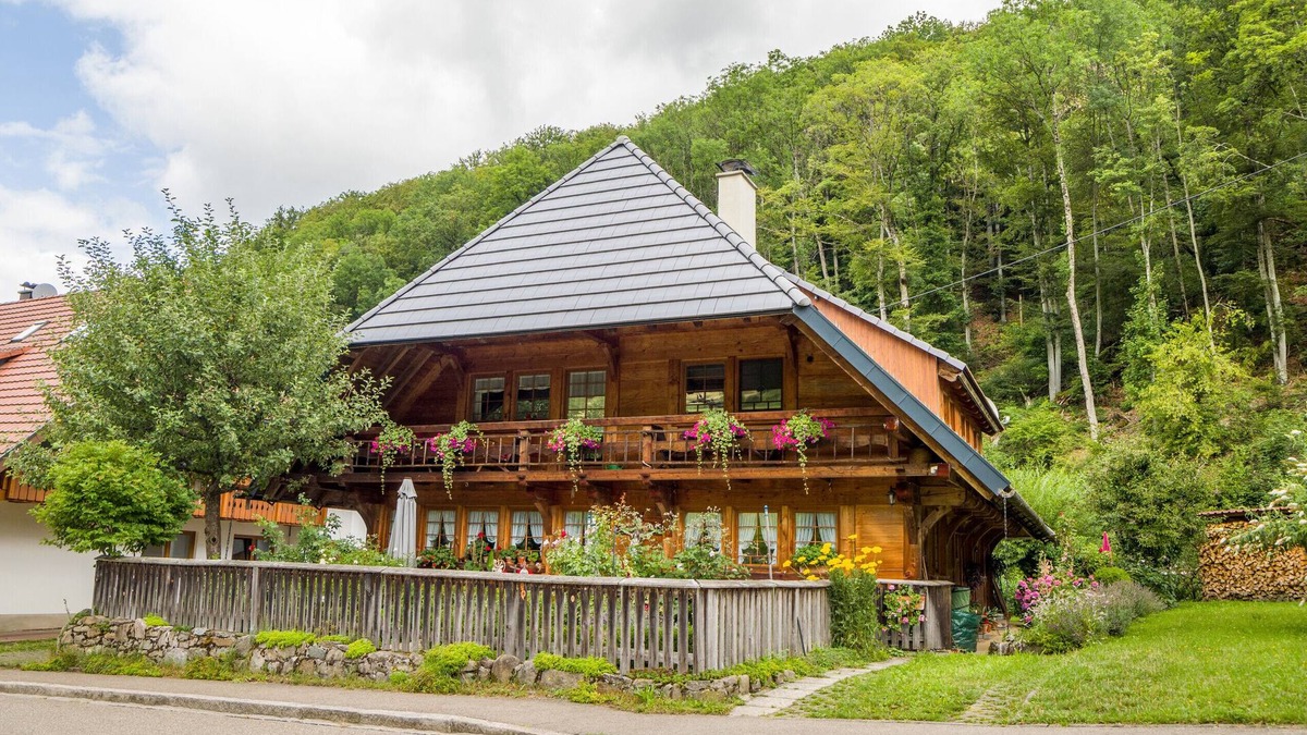 Spielweg Apartment | Apartment 'Haus Miriam' with Mountain View, Shared Garden and Wi-Fi
