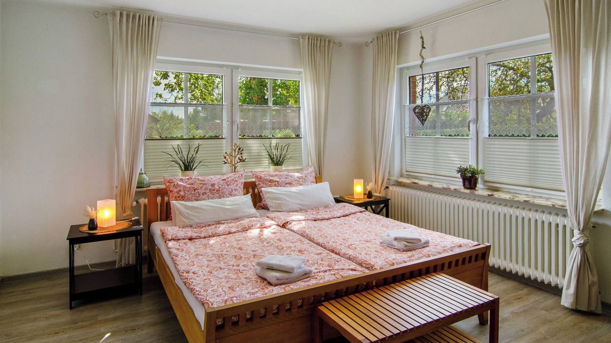 Rhauderfehn Apartment | Apartment 'Haus Scheve' with Private Terrace, Private Garden and Wi-Fi