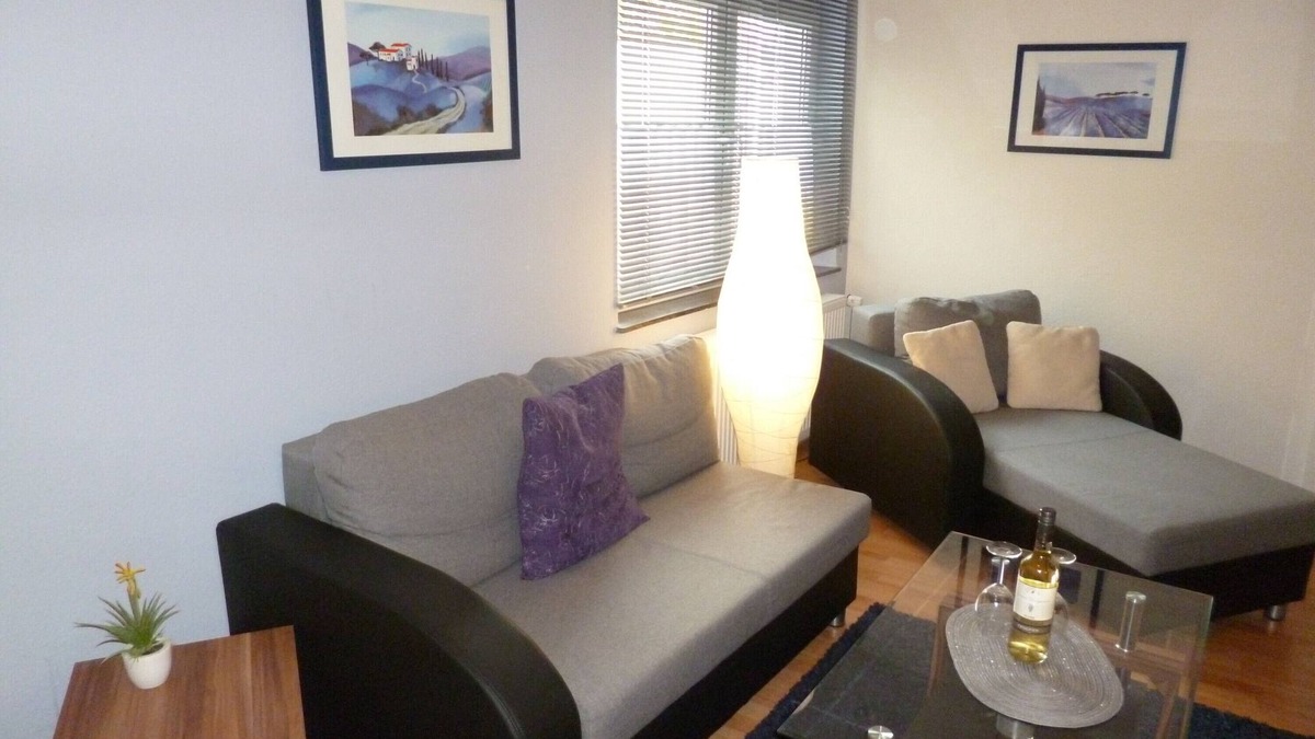 Metternich Apartment | Apartment 'Haus Uni Koblenz Wohnung 2' with Shared Terrace and Wi-Fi