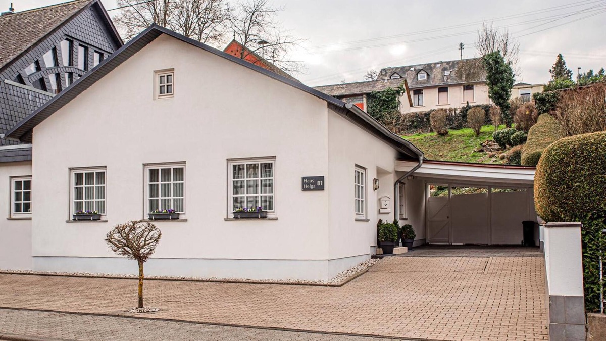 Idar-Oberstein Apartment | Apartment 'Helga' with Private Terrace, Private Garden and Wi-Fi