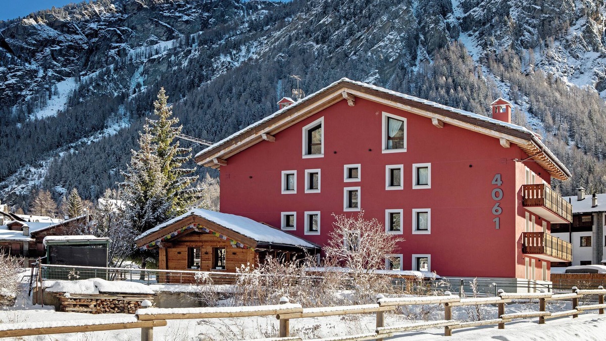 Cogne Apartment | Apartment 'Herbetet - 4061 Maison Gerard' with Mountain View, Shared Garden and Wi-Fi