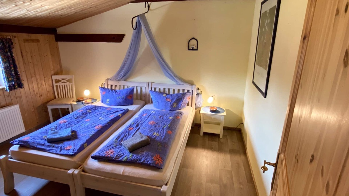Henriettenhof Apartment | Apartment "Heuboden" cozy - wood-burning stove - great view of the countryside, sauna