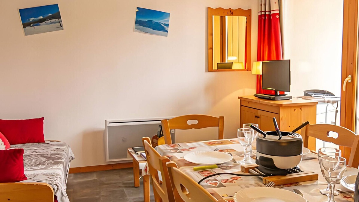 Termignon Apartment | Apartment 'Hirka' with Mountain View, Balcony and Wi-Fi