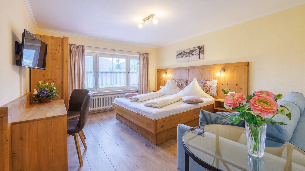 Ruhpolding Apartment | Apartment Hochfelln 30sqm, kitchen, 1 living/bedroom, WLAN, max 3 persons