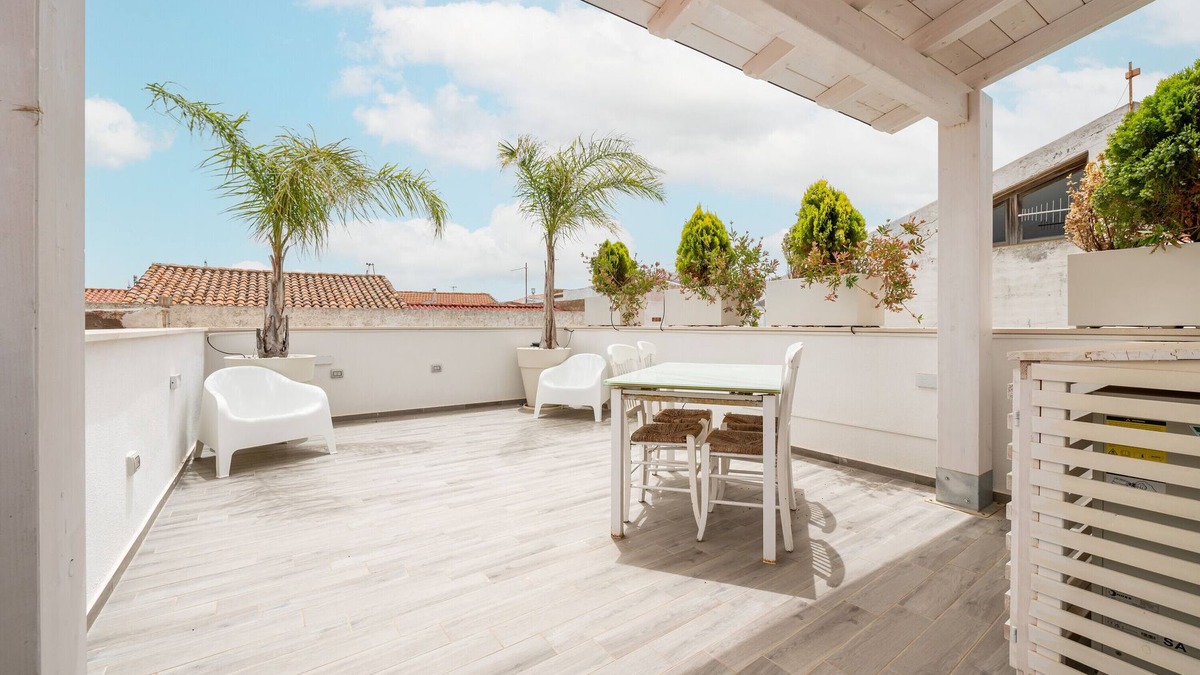 Calasetta Apartment | Apartment 'Home 101' with Sea View, Wi-Fi and Air Conditioning