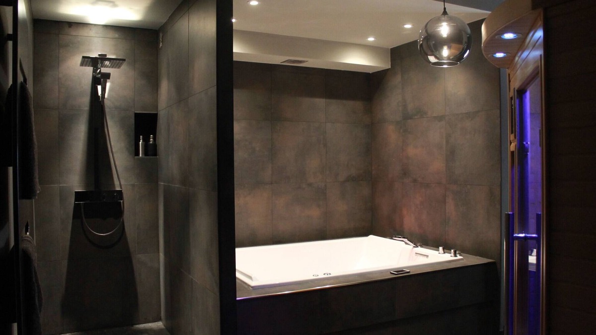 Old Town Apartment | Apartment-Honeymoon-Whirlpool bath-Courtyard view