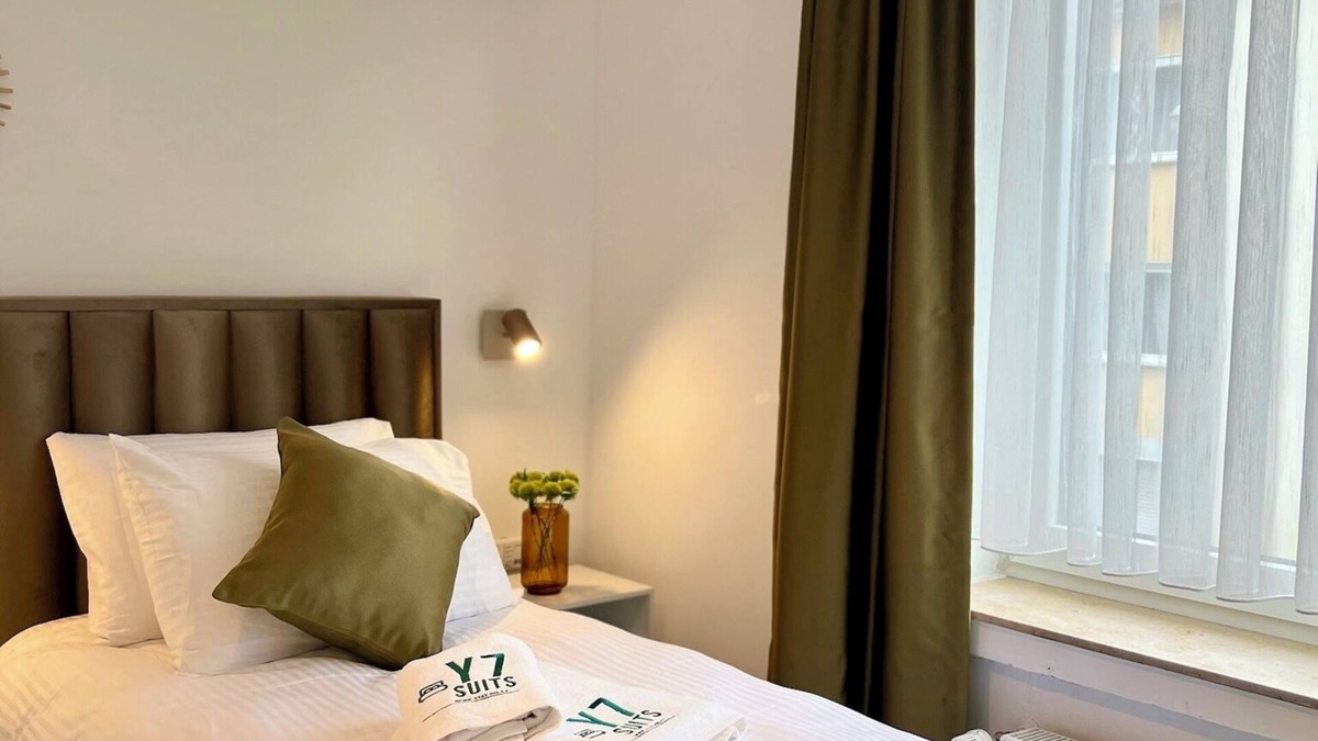 Altendorf Apartment | Apartment house in Essen over 2 levels & garden