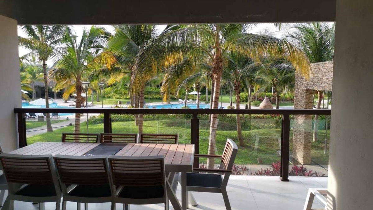 Puente del Mar Apartment | Apartment in Acapulco Diamante with private beach