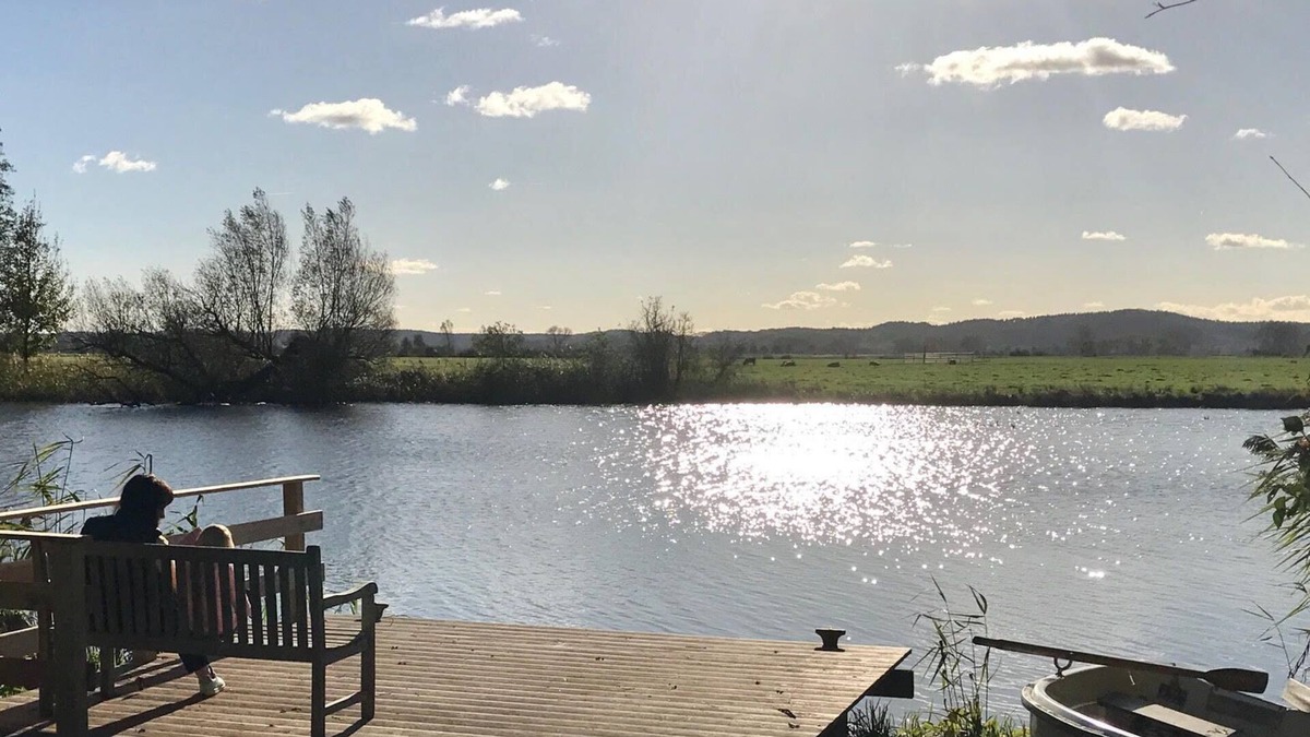 Amt Neuhaus Apartment | Apartment 'Idyllisches Bauernhaus Am See' with Lake View, Private Terrace and Wi-Fi