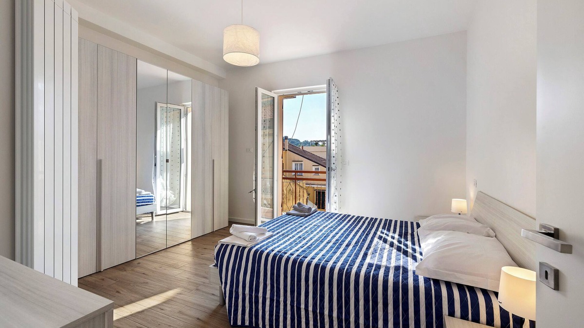 Finalborgo Apartment | Apartment 'Il Borgo Incantato con garage' with Wi-Fi and Air Conditioning
