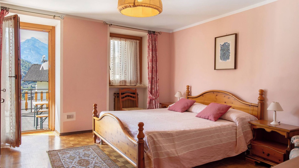 Aymavilles Apartment | Apartment 'Il Borgo' with Mountain View, Private Terrace and Wi-Fi