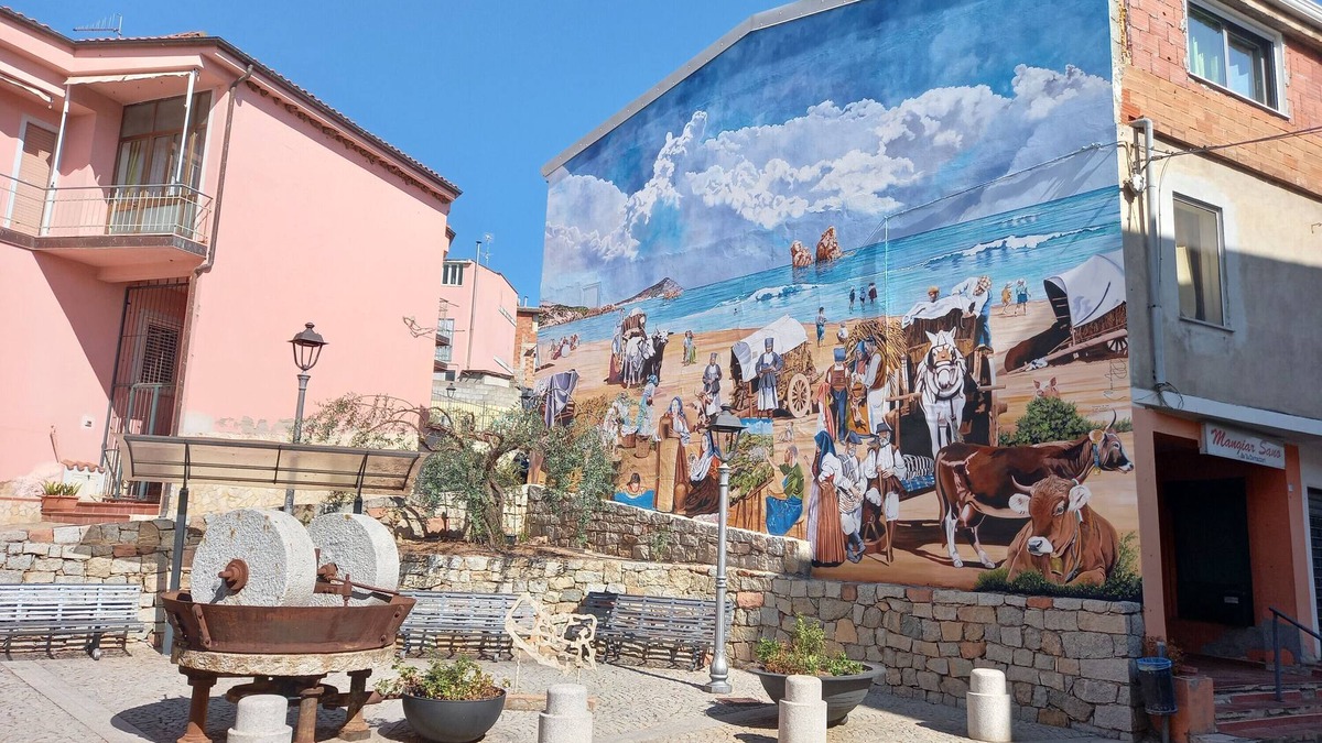 Loceri Apartment | Apartment 'Il Cinghiale Bianco' with Balcony, Wi-Fi and Air Conditioning