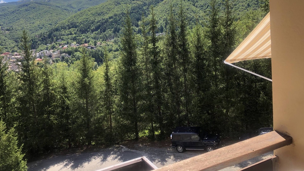 Riolunato Apartment | Apartment 'Il Groppo - Cimone' with Mountain View and Private Terrace