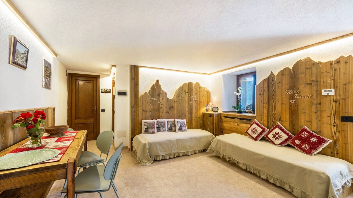 Chatillon Apartment | Apartment 'Il Nido Di Letizia' with Mountain View, Private Garden and Balcony