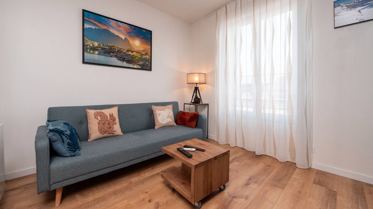 Lorient Apartment | Apartment 'Îlots De Merville' with Wi-Fi