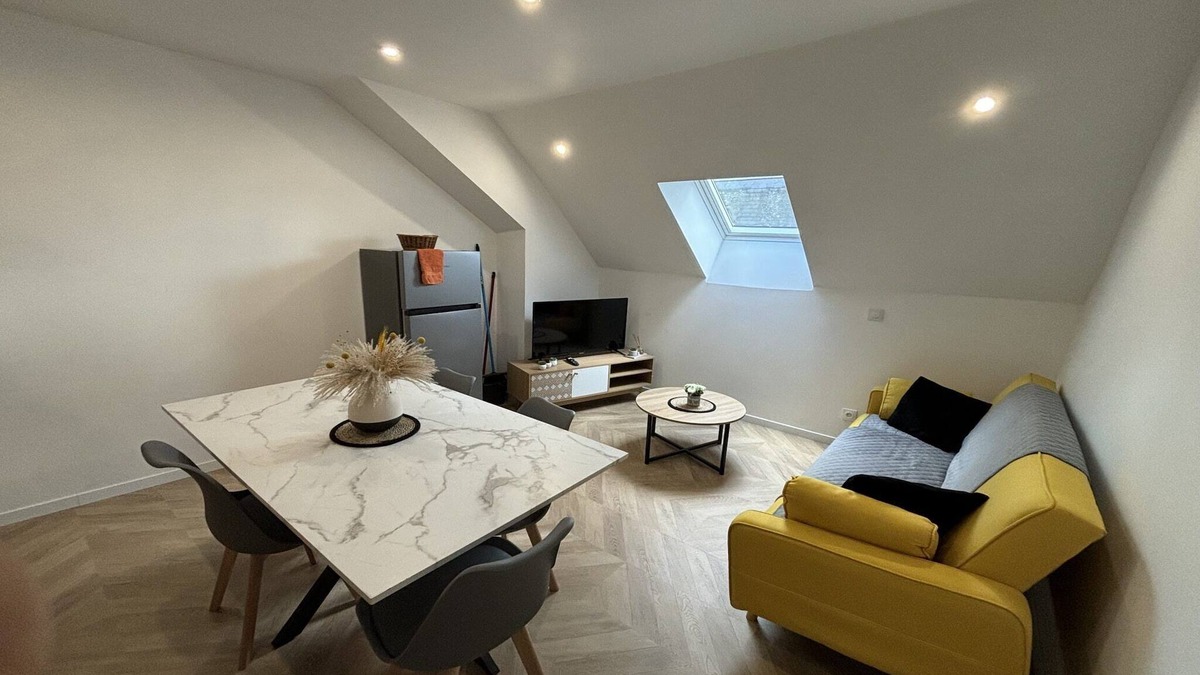 Ecommoy Apartment | Apartment in Écommoy near Le Mans Circuit