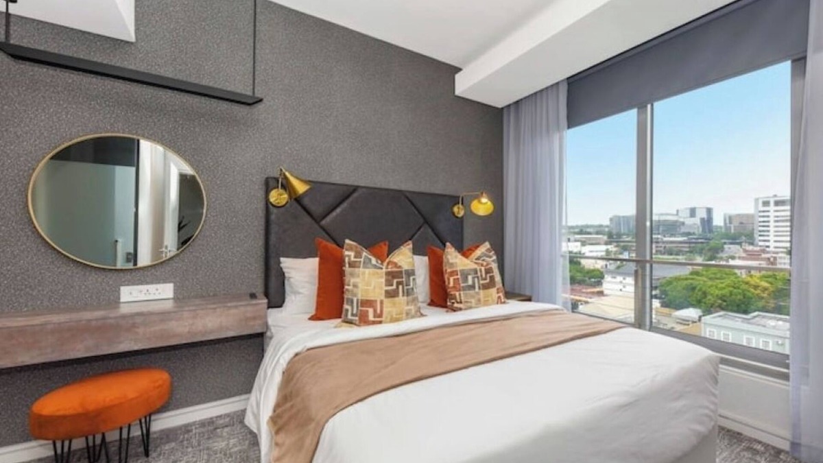 Sandown Apartment | Apartment in a 5 star hotel. 24/7 security