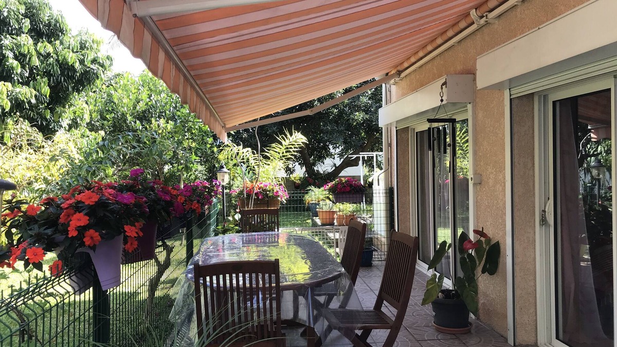 Trois Mares Apartment | Apartment in a lush tropical garden in a Creole ambiance.