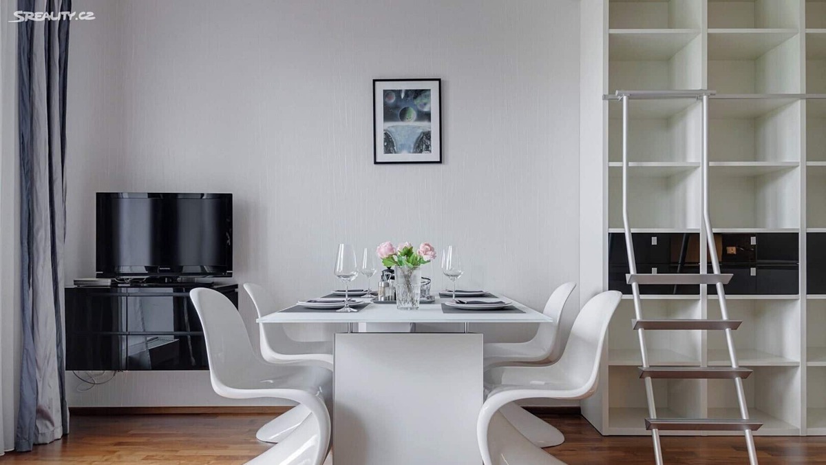 Prague 5 Apartment | Apartment in a luxury residence with parking near the city center