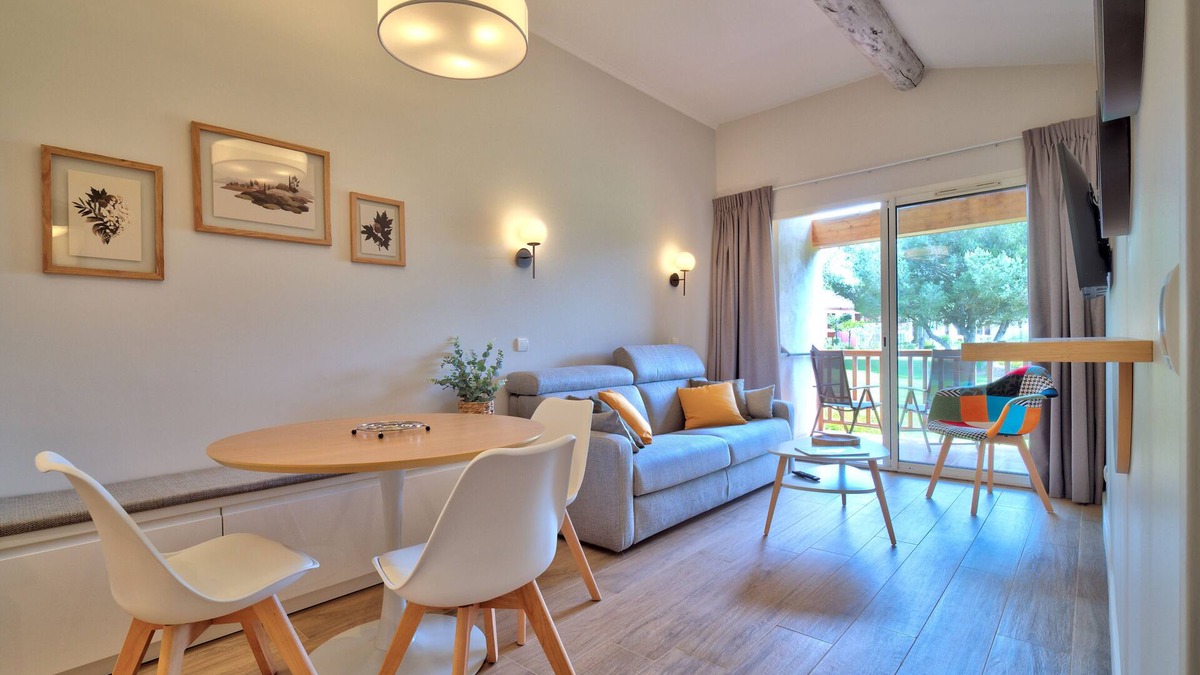 Pont Royal Apartment | Apartment in a private estate south of the Luberon