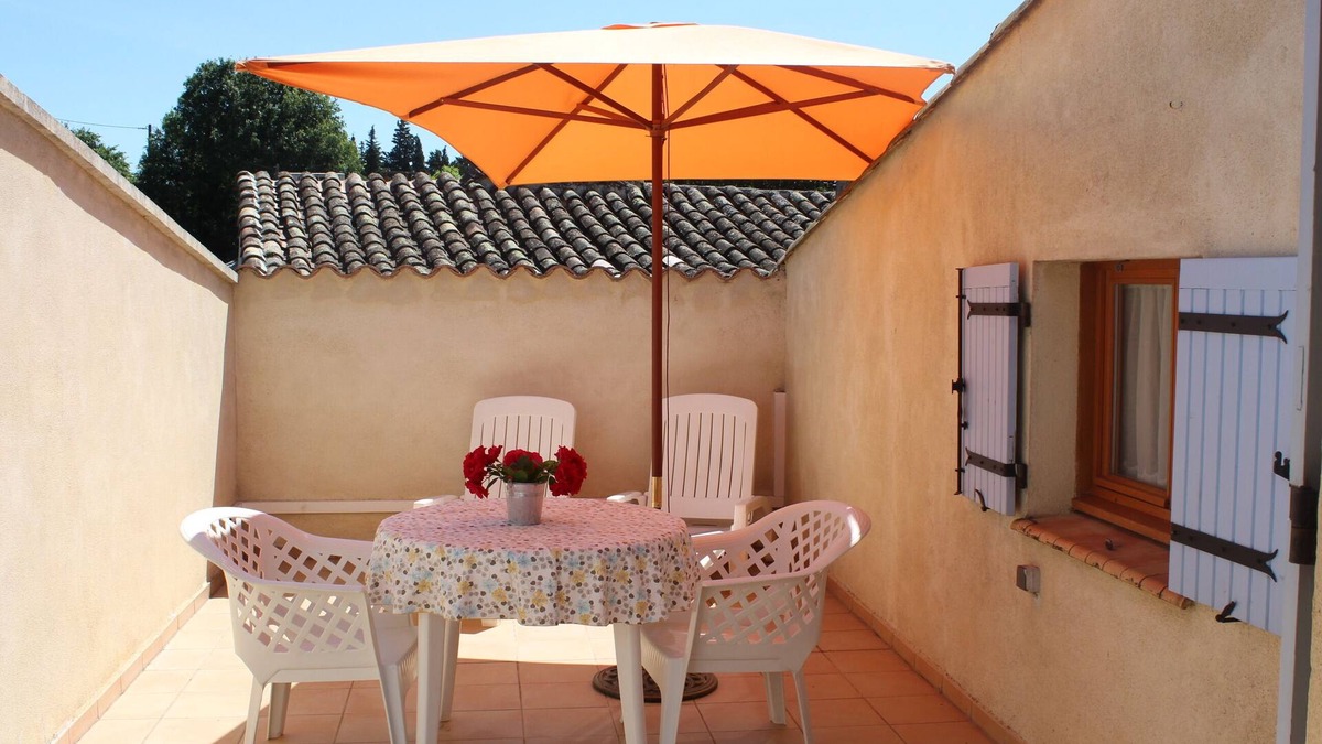 Colonzelle Apartment | Apartment in a quiet village house
