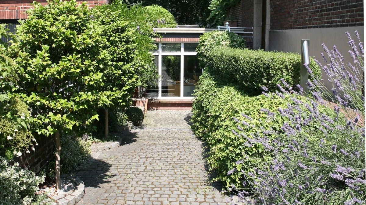 Riehl Apartment | Apartment in a quiet, green residential area and still close to the city