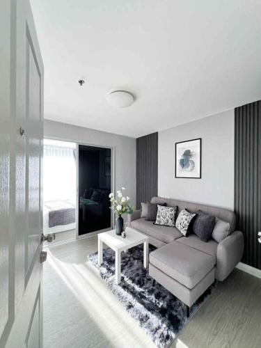 Chong Nonsi Apartment | Apartment in Bangkok Near Shopping Mall Market