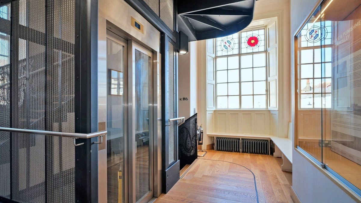 Brackley Apartment | Apartment in Brackley Town Hall Charm
