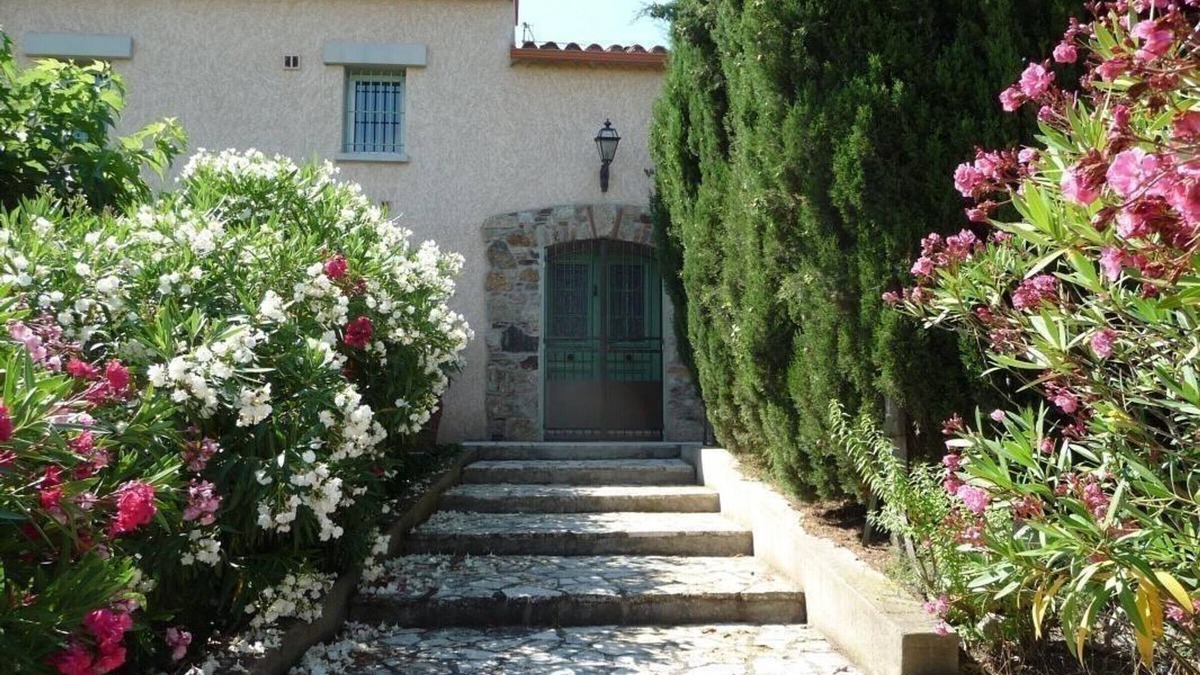 Plage d'Argeles Apartment | Apartment in Catalan mas with air conditioning and WiFi