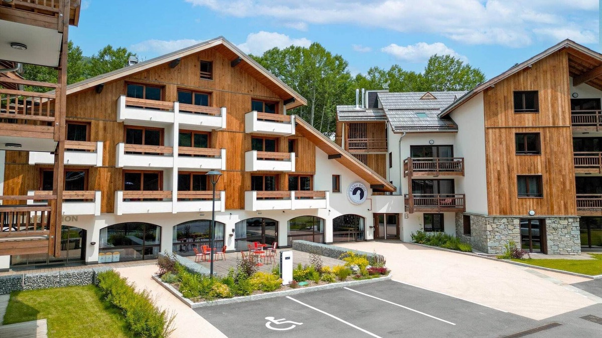 Saint-Chaffrey Apartment | Apartment in Chantemerle near Ski Slopes
