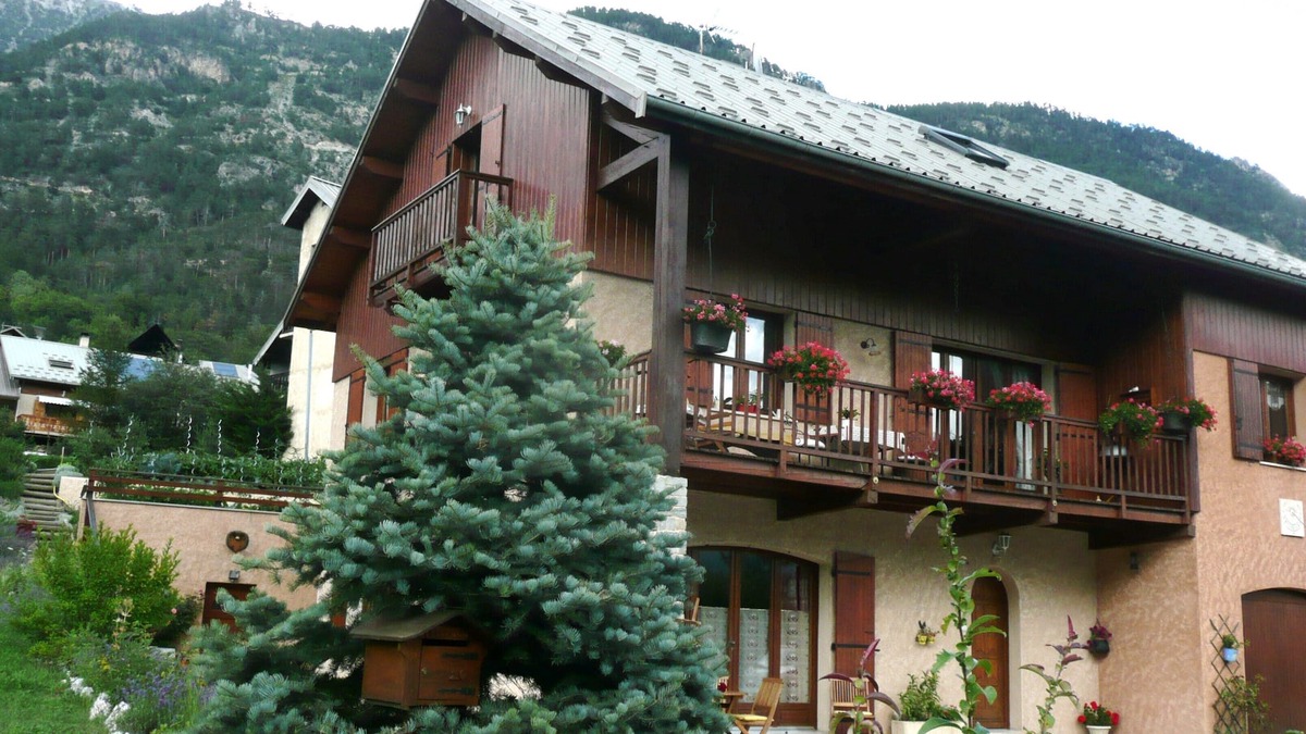 Forville Apartment | Apartment in chalet for 4 people on the ground floor overlooking the resort