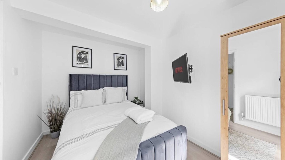 Chatham Apartment | Apartment in Chatham, stone throw from major monuments and landmarks!