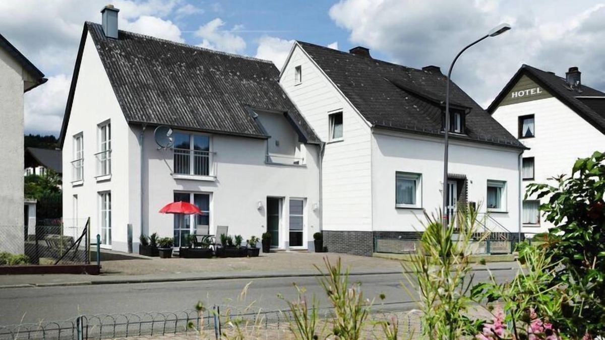 Lissendorf Apartment | Apartment in Eifel with Terrace and Nature
