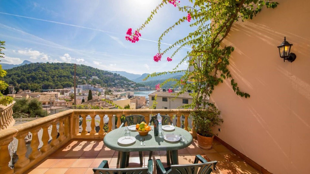 Puerto de Soller Apartment | Apartment in Fishing Village with Wi-Fi, Air Conditioning & Terrace with Sea View