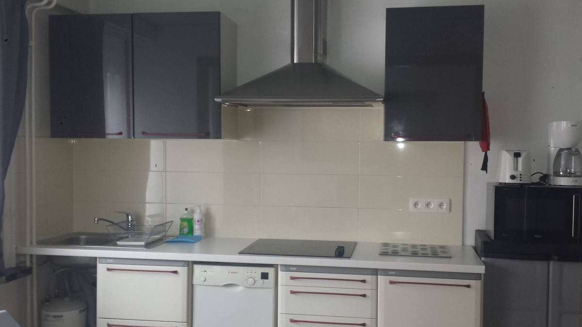 Ganshoren Apartment | APARTMENT IN FAMILY RESIDENCE