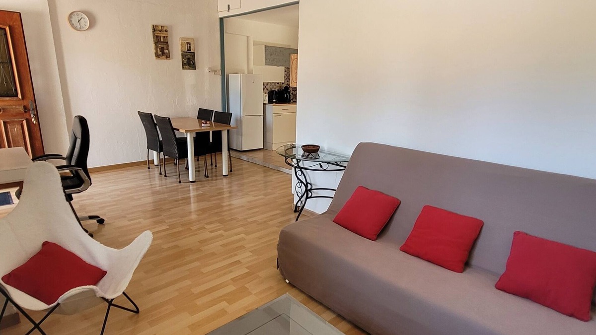 Trans-en-Provence Apartment | Apartment in a villa in the heart of Provenc!
