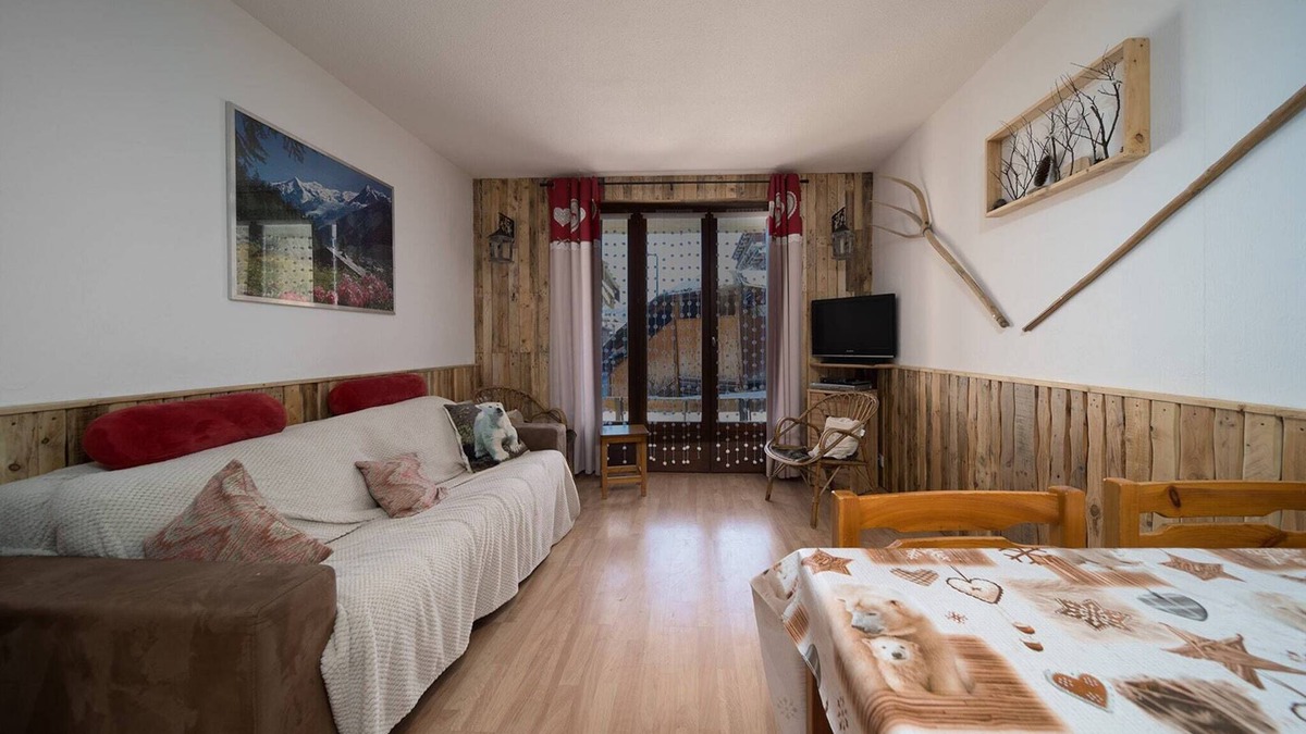 Allos Apartment | Apartment in France with Stunning Mountain Views