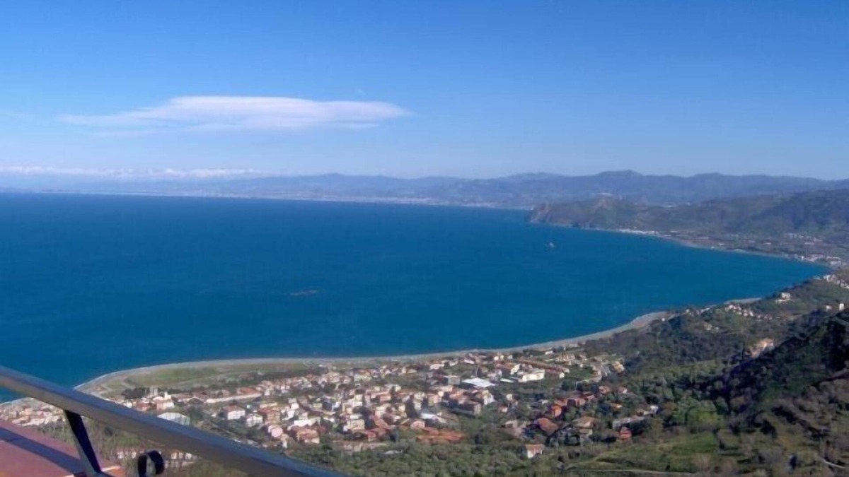 Galbato Apartment | Apartment in front of the Aeolian Islands: terrace with beautiful panoramic view