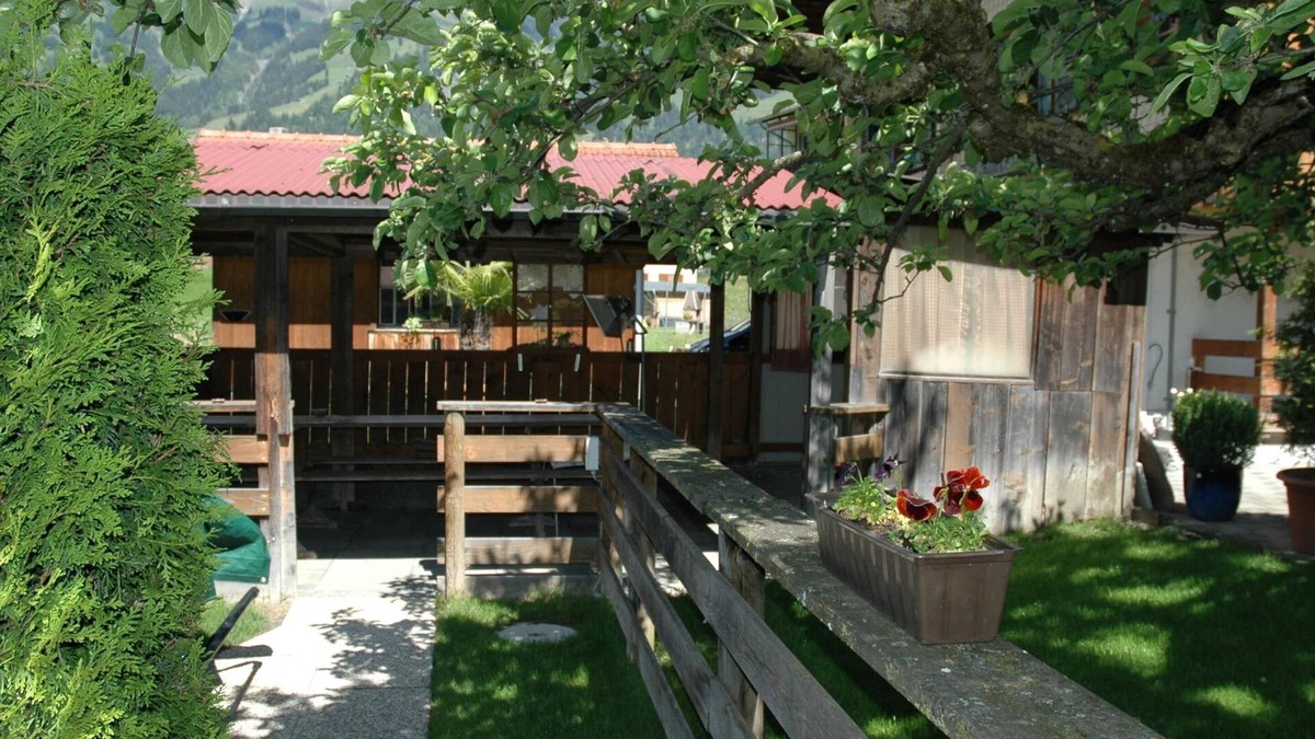 Frutigen Apartment | Apartment in Frutigen With Garden, Terrace