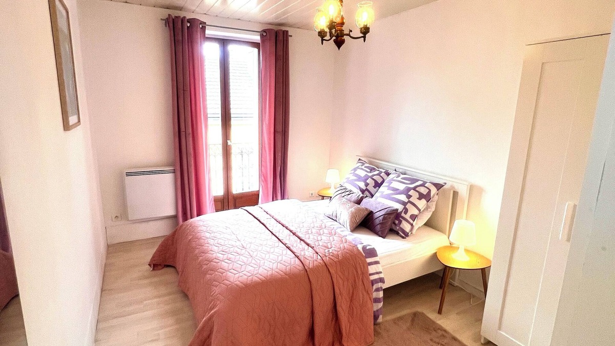 Faubourg-Raines Apartment | Apartment in Gare/Darcy town center