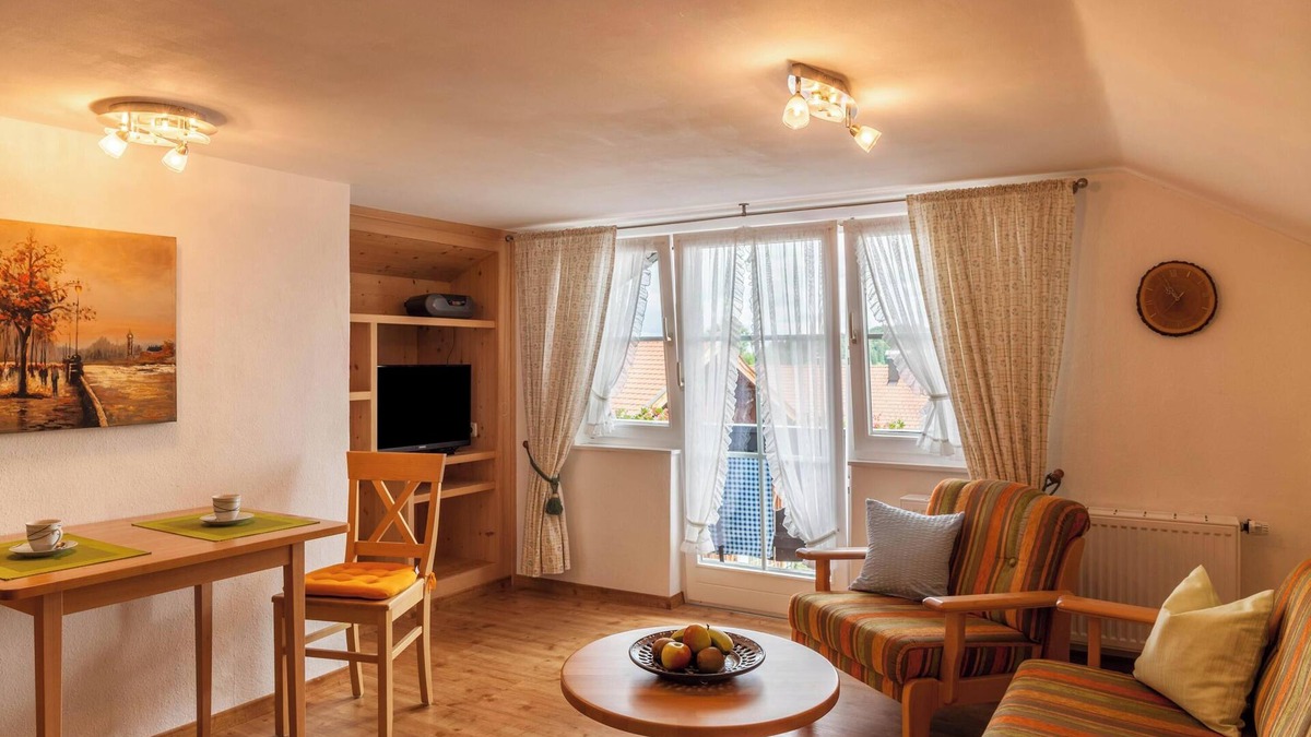Bad Kohlgrub Apartment | Apartment in Gästehaus Lengdobler with Mountain View, Wi-Fi & Balcony