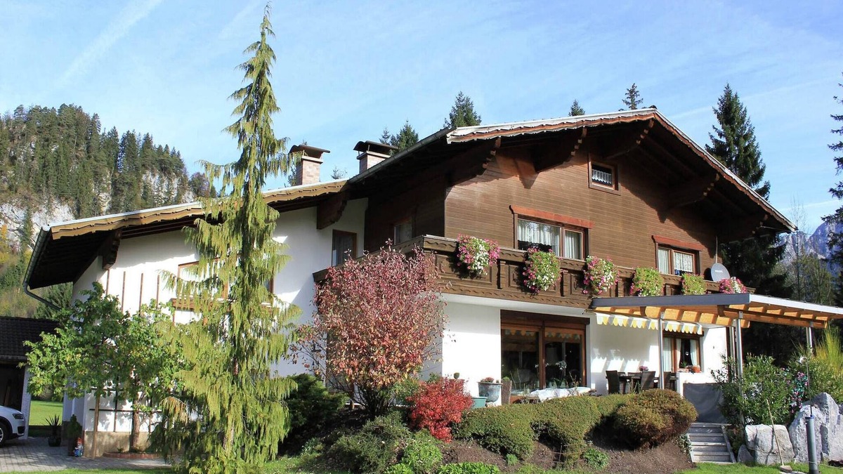 Lechaschau Apartment | Apartment in Hinterbichl near Ski Bus