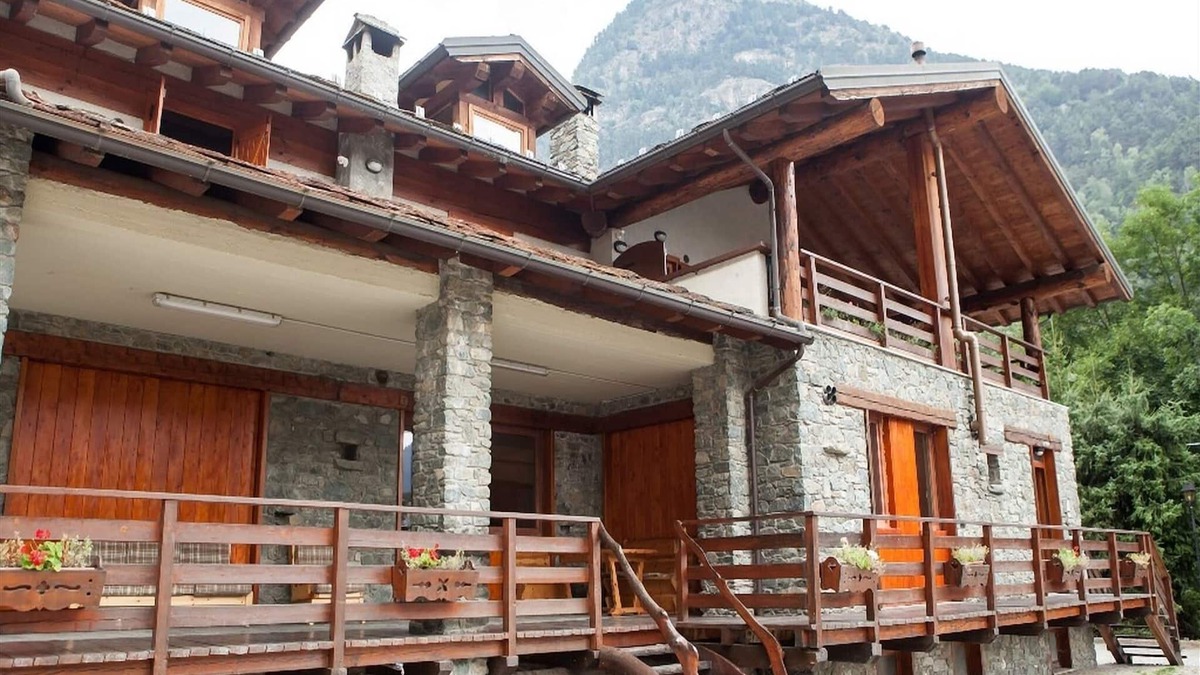 Antey-Saint-Andre Apartment | Apartment in Antey-Saint-André near Ski Lifts