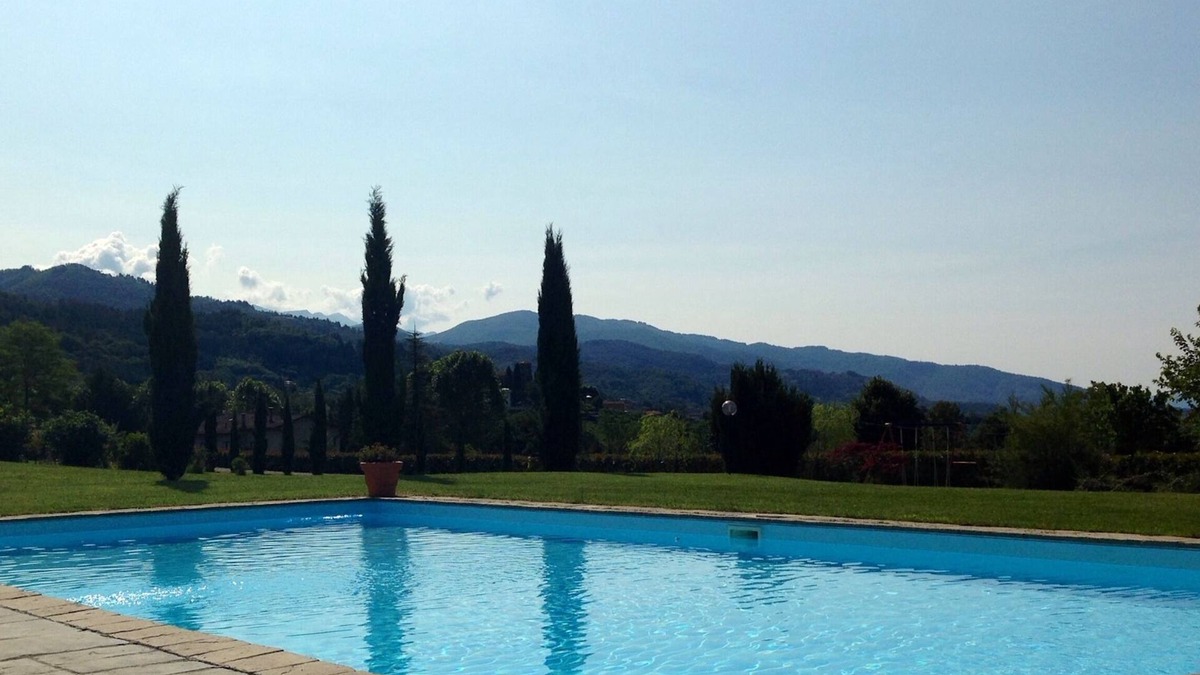 Villa Collemandina Apartment | Apartment in Villa Toscana