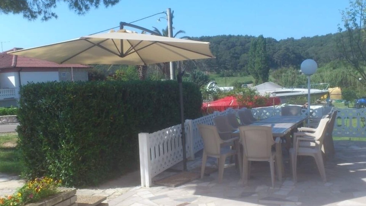 Suha Punta Apartment | Apartment in Kampor with Balcony, WIFI, Washing machine (895-1)