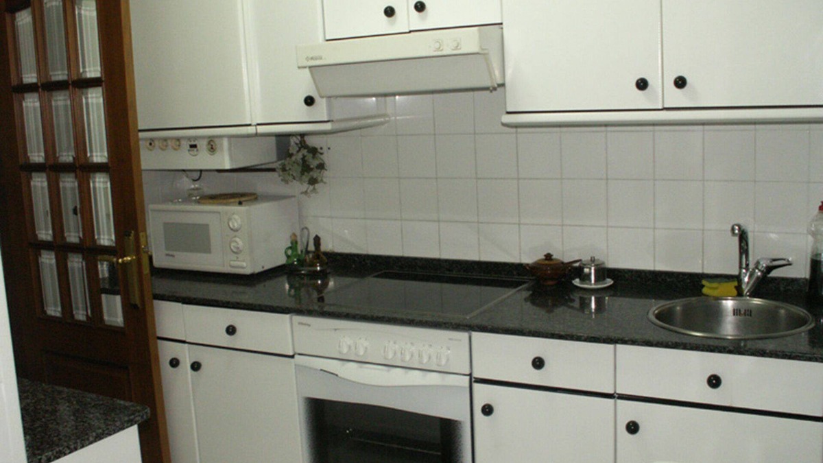 La Coruna Apartment | Apartment in La Coruña with three bedrooms and two bathrooms