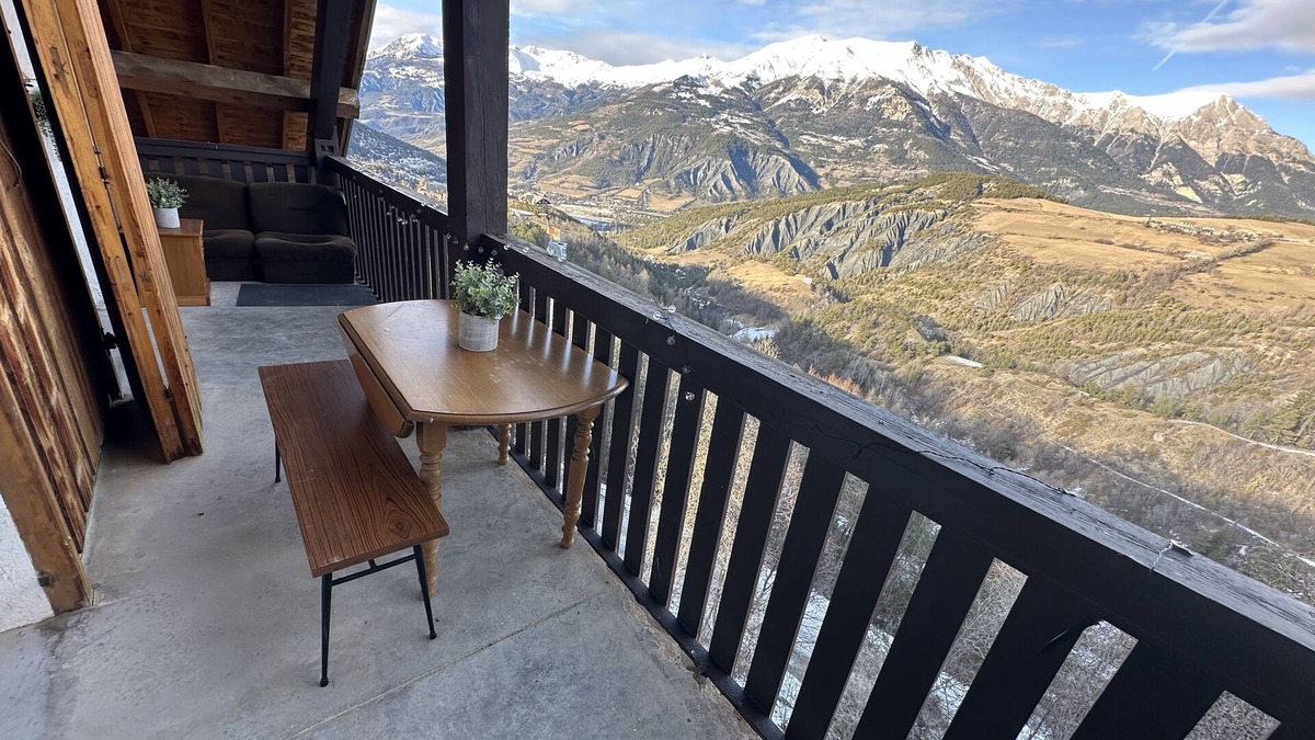 Le Sauze Apartment | Apartment in Le Sauze with unobstructed mountain views