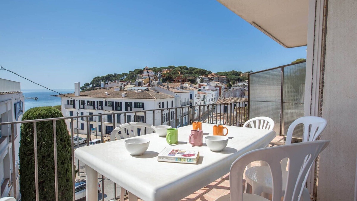 Llafranc Apartment | Apartment in Llafranc by the Sandy Beach