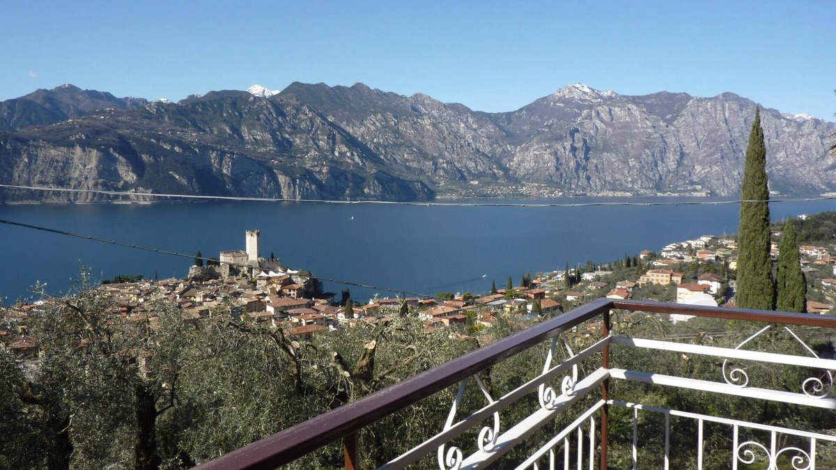 Malcesine Apartment | Apartment in Malcesine on Lake Garda. New, with panoramic Parking.